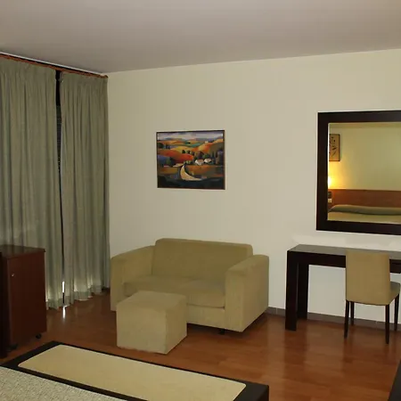 Flora Parc Ξενοδοχείο 3*