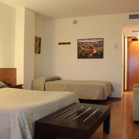 Hotel Flora Parc 3*