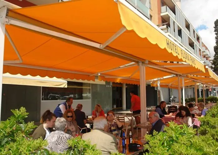 Flora Parc 3* Кастельдефельс