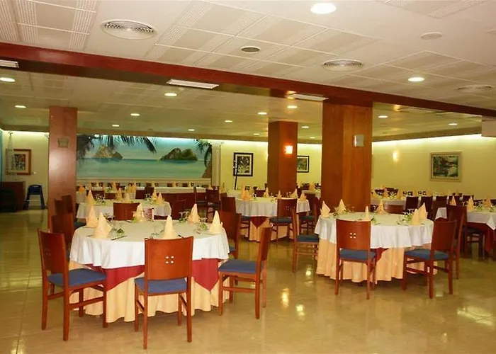 Отель Flora Parc Кастельдефельс