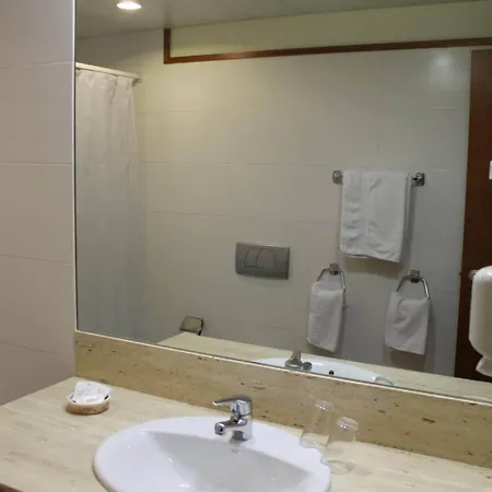 Hotel Flora Parc 3*