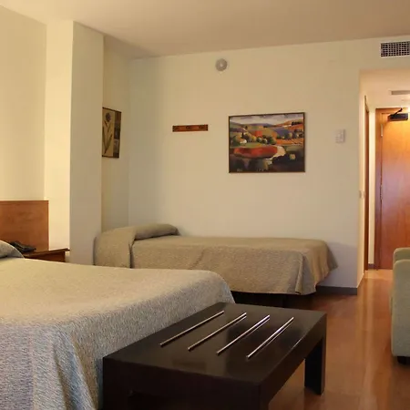 Hotel Flora Parc 3*